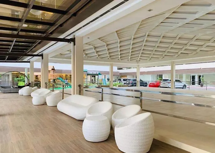 Apartment 8c Unit With Free Wifi Pool And Gym Mandaue City